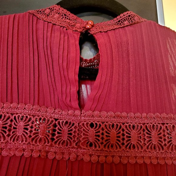 🆕️ 💃🏻 NWT Aqua Pleated Lace-Trim Dress - Picture 7 of 8